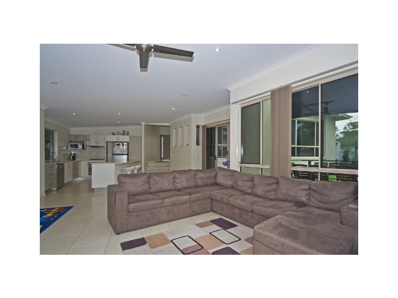 10 Flaxton Street, Ormeau QLD 4208