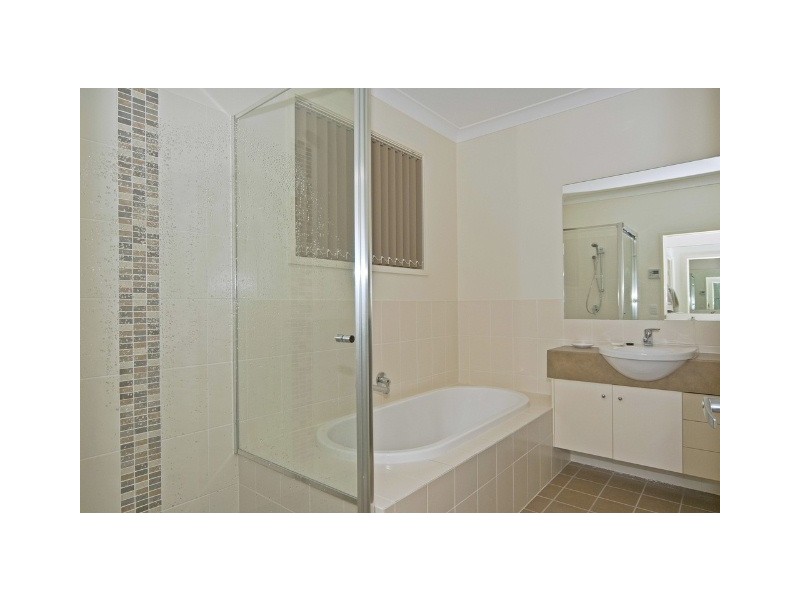 10 Flaxton Street, Ormeau QLD 4208