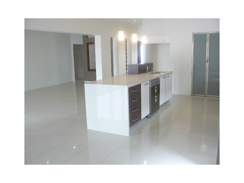 40 Marina Parade, Jacobs Well QLD 4208