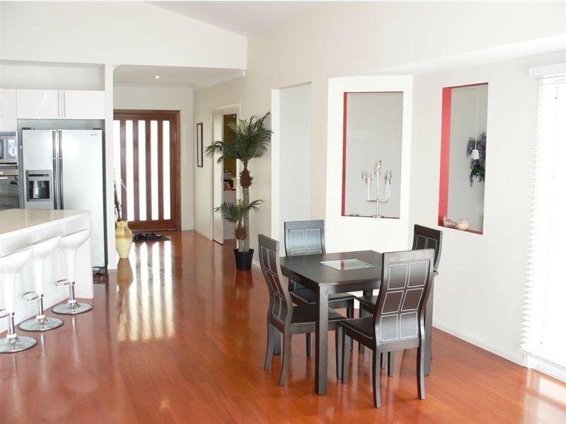 8 Cedarton Crescent, Ormeau QLD 4208