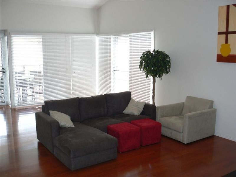 8 Cedarton Crescent, Ormeau QLD 4208