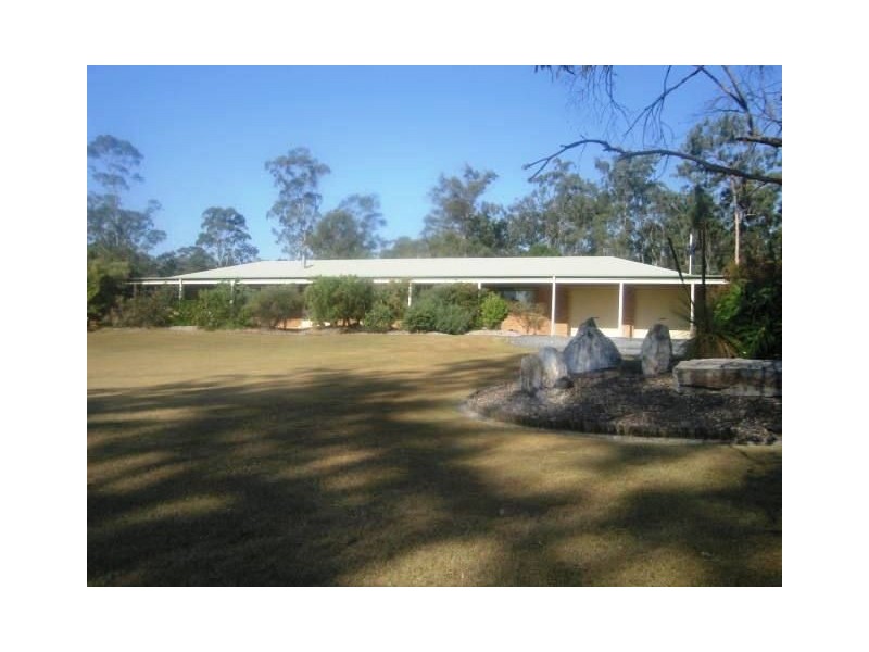 39 Sears Rd, Yatala QLD 4207