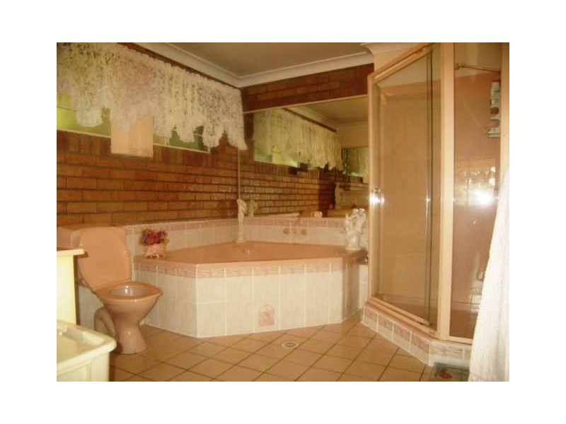 39 Sears Rd, Yatala QLD 4207