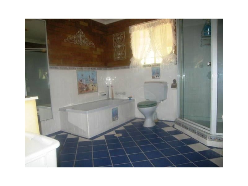 39 Sears Rd, Yatala QLD 4207