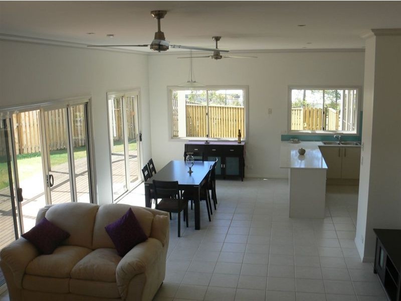 Coomera Waters QLD 4209