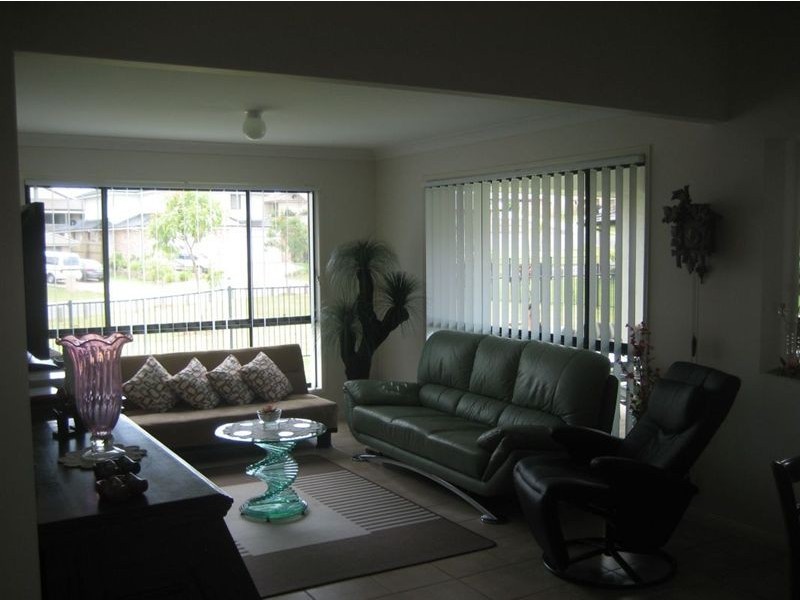 9 Cranberrie Cr, Pimpama QLD 4209