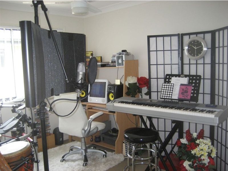 9 Cranberrie Cr, Pimpama QLD 4209