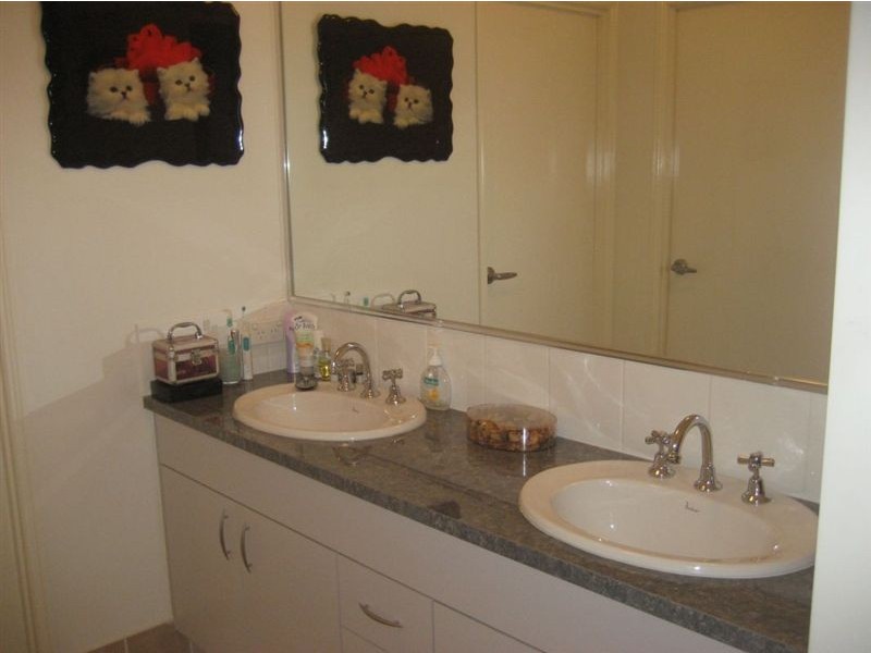 9 Cranberrie Cr, Pimpama QLD 4209