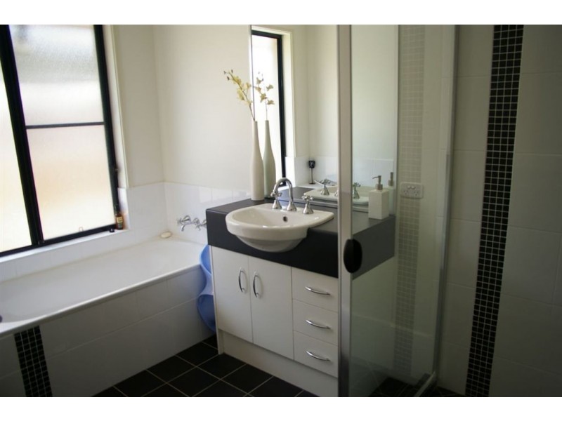 3 Lilyvale St, Ormeau QLD 4208