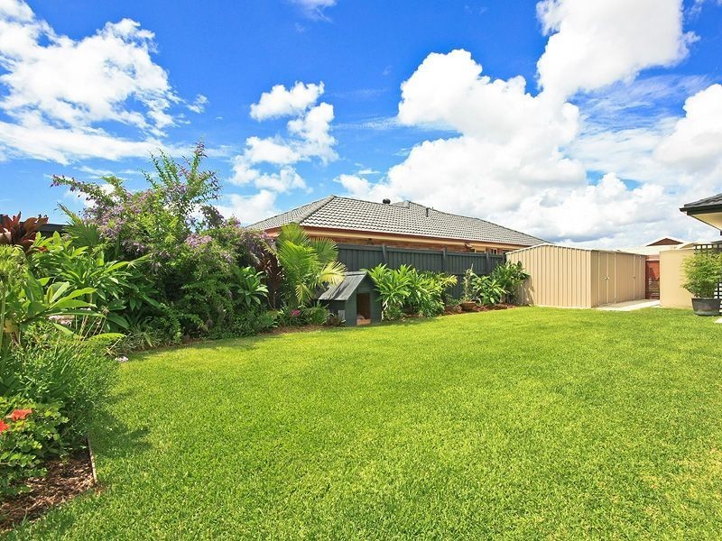 6 Greenleaf St, Upper Coomera QLD 4209