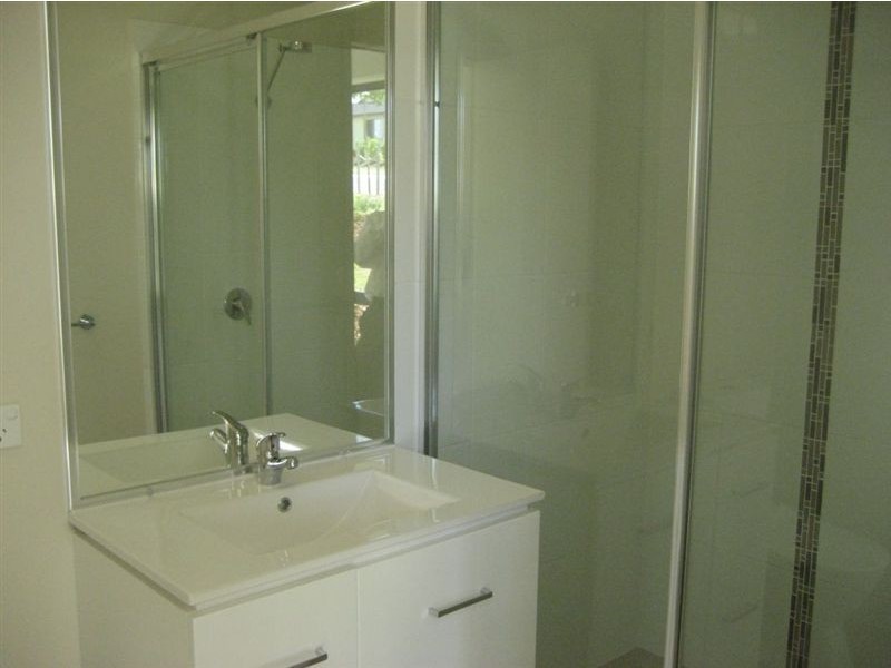2 Freesia Court, Ormeau QLD 4208