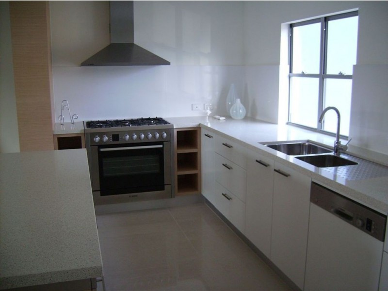 2/56 John Lund Drive, Hope Island QLD 4212