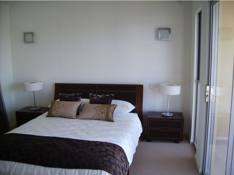 2/56 John Lund Drive, Hope Island QLD 4212
