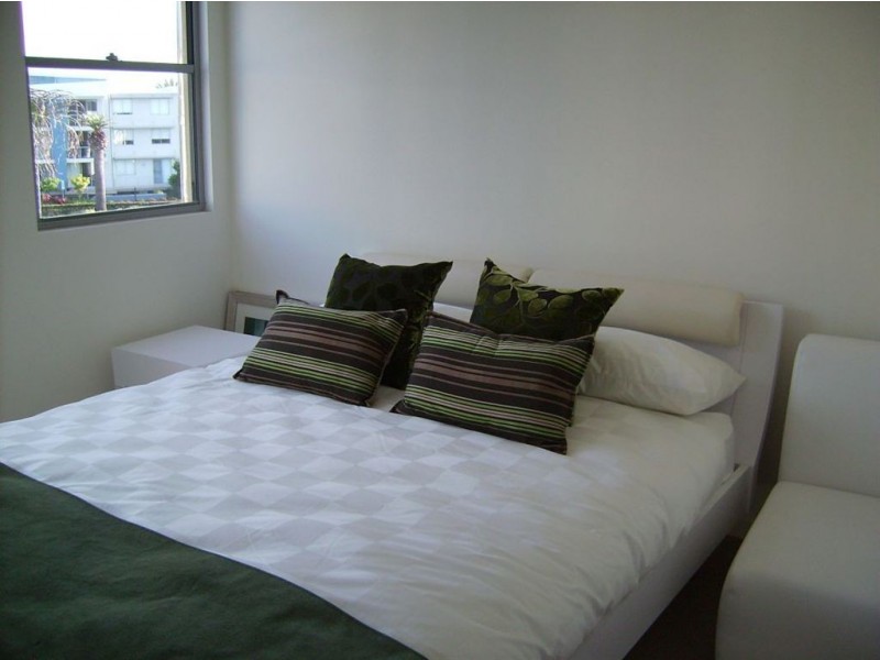 2/56 John Lund Drive, Hope Island QLD 4212