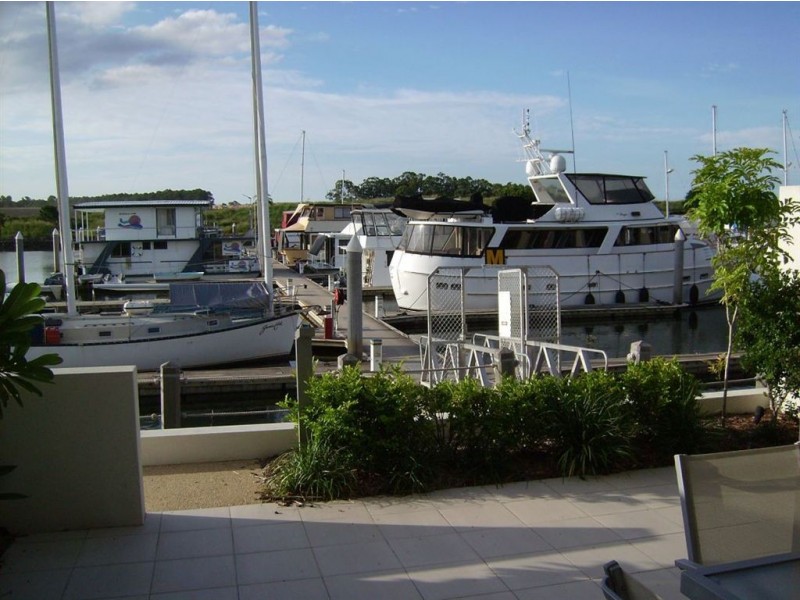 2/56 John Lund Drive, Hope Island QLD 4212