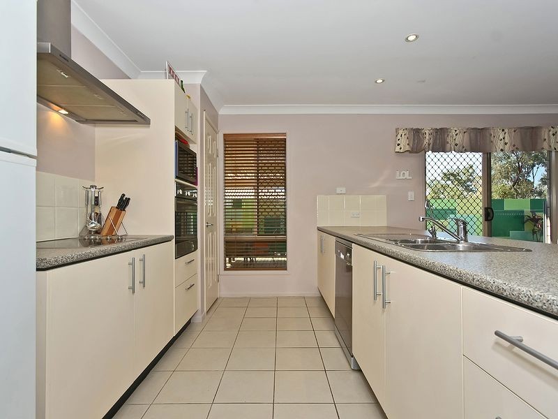 18 Yarwood Crescent, Ormeau QLD 4208