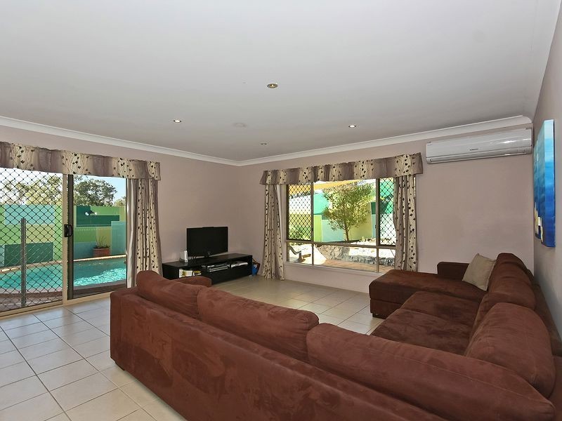 18 Yarwood Crescent, Ormeau QLD 4208