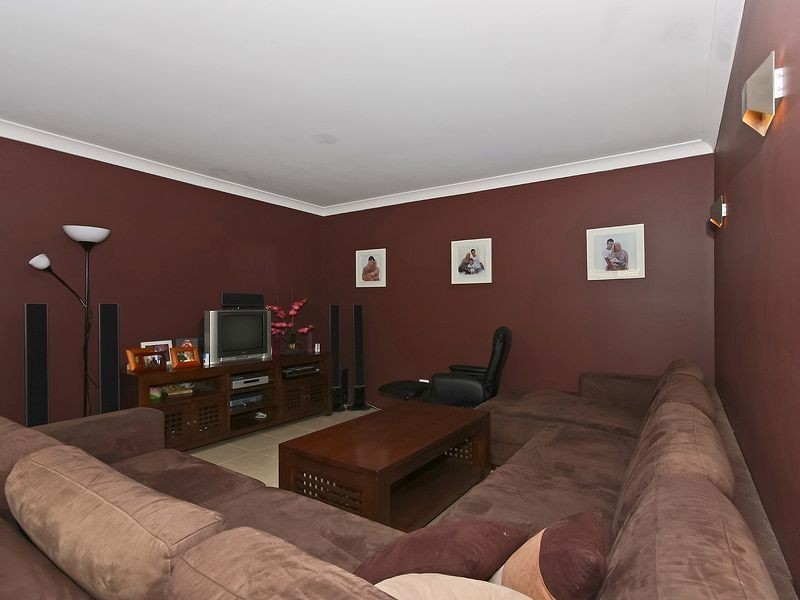 18 Yarwood Crescent, Ormeau QLD 4208