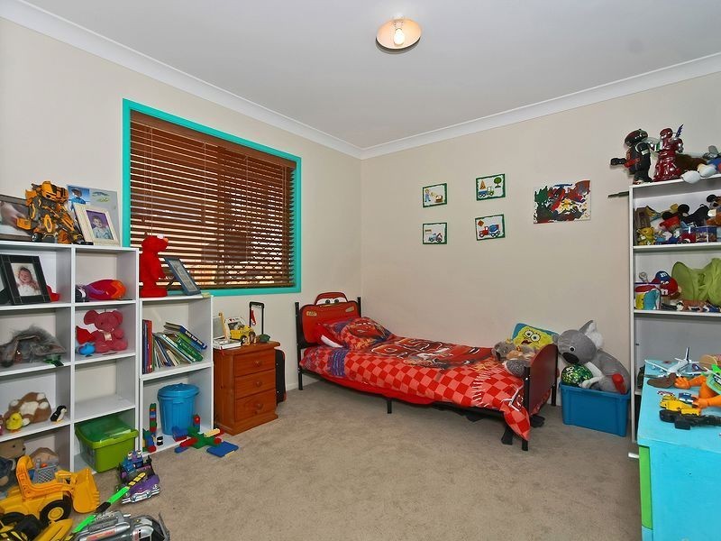 18 Yarwood Crescent, Ormeau QLD 4208