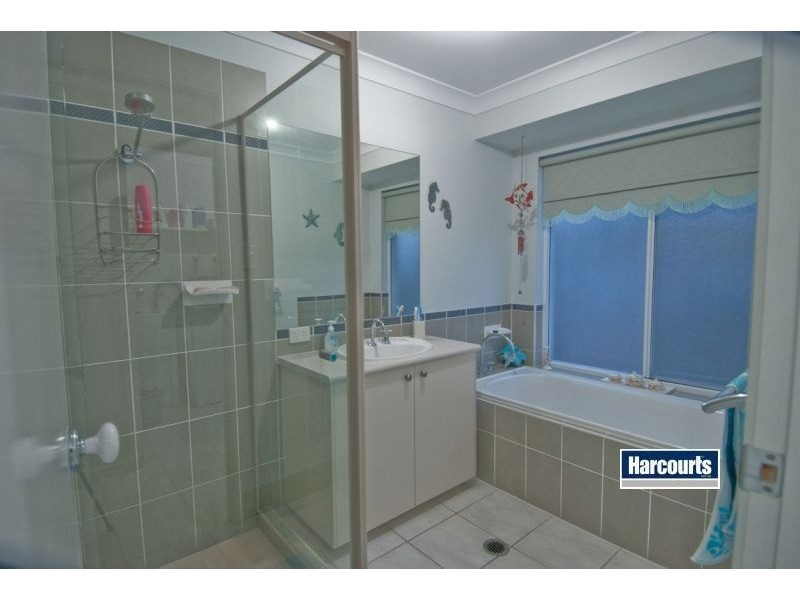 11 Lilyvale Crescent, Ormeau QLD 4208