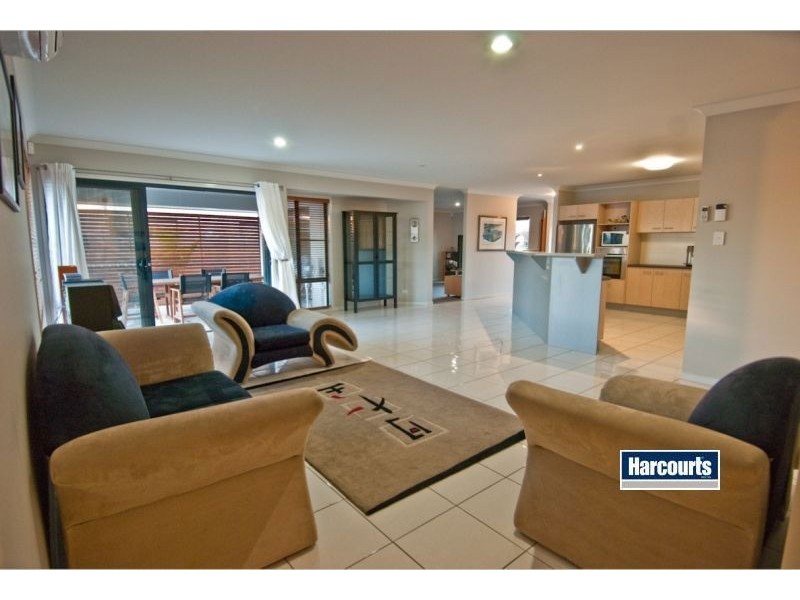 10 Lynbrook Avenue, Ormeau QLD 4208