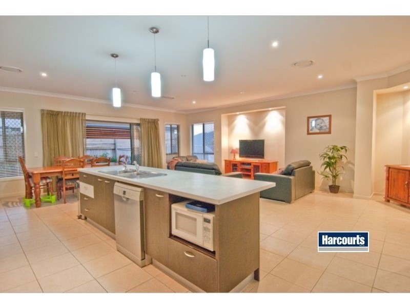 40 Lauradale Crescent, Ormeau QLD 4208