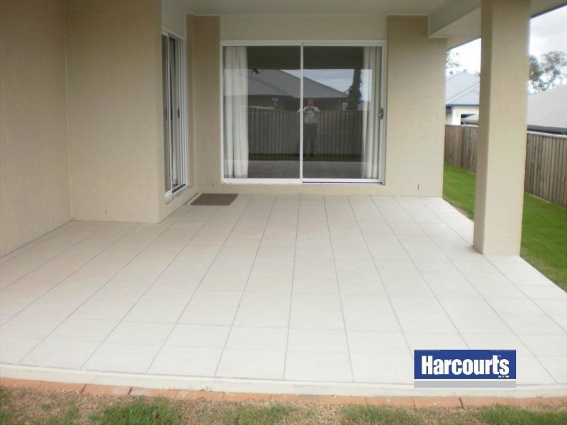 4 Pennshaw Cr, Ormeau QLD 4208