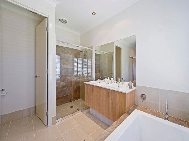 16 Sunset Place, Jacobs Well QLD 4208