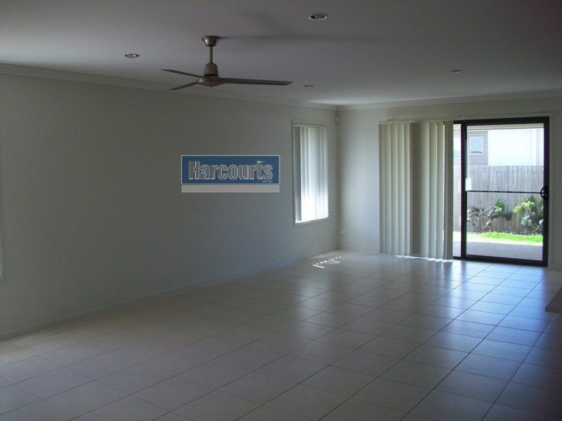 3 Benjamin Street, Pimpama QLD 4209