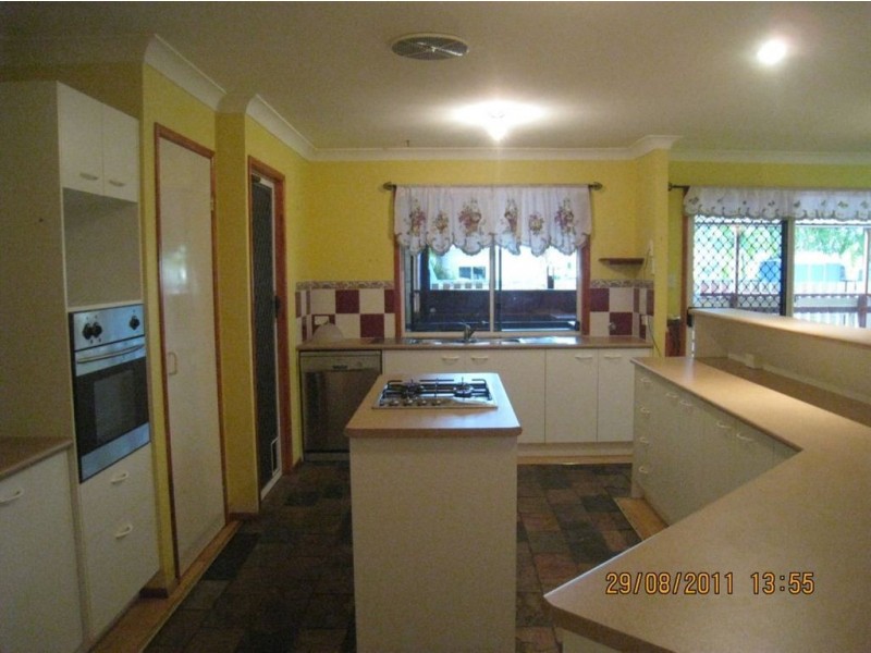 2 Petrel Place, Jacobs Well QLD 4208