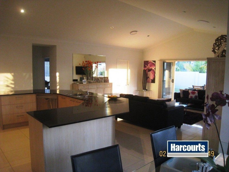 6 Lilyvale Cr, Ormeau QLD 4208