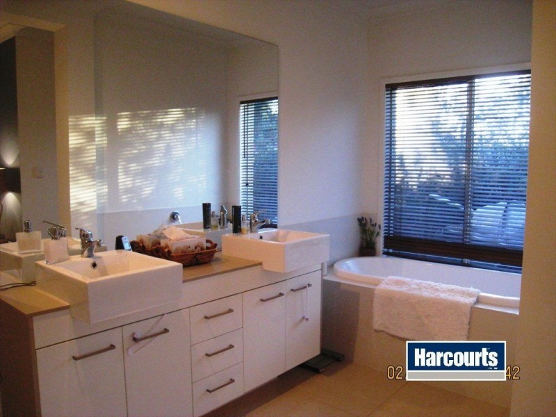 6 Lilyvale Cr, Ormeau QLD 4208