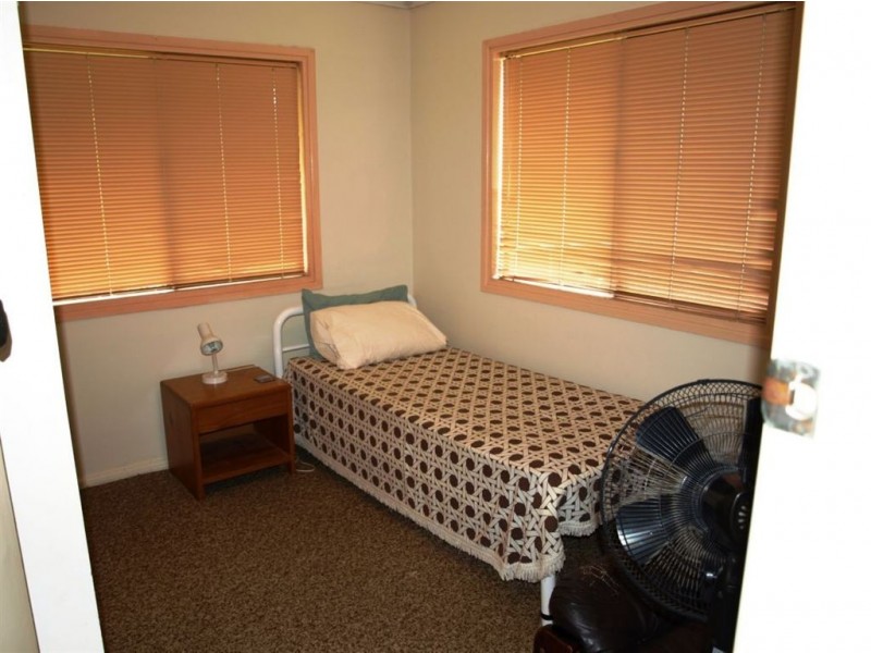 32 Jacaranda Ave, Logan Central QLD 4114