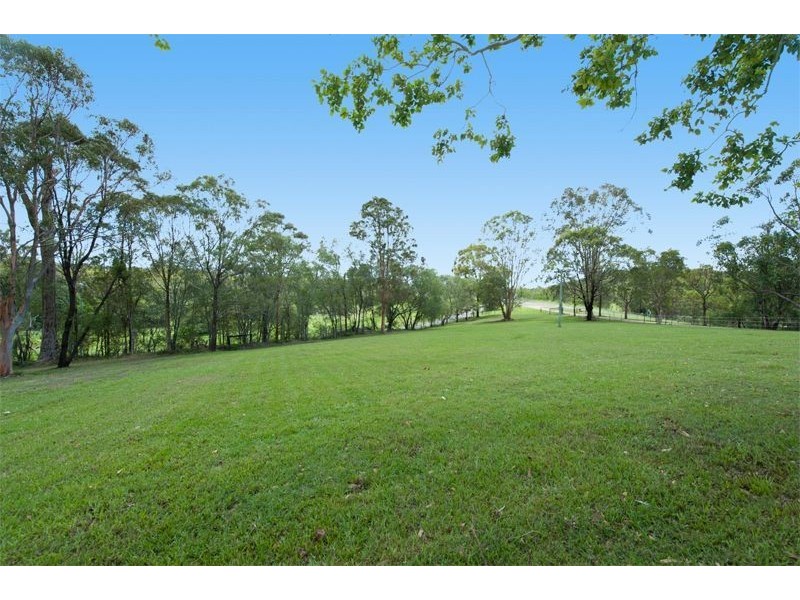 2 Baileys Mountain Road, Willow Vale QLD 4209