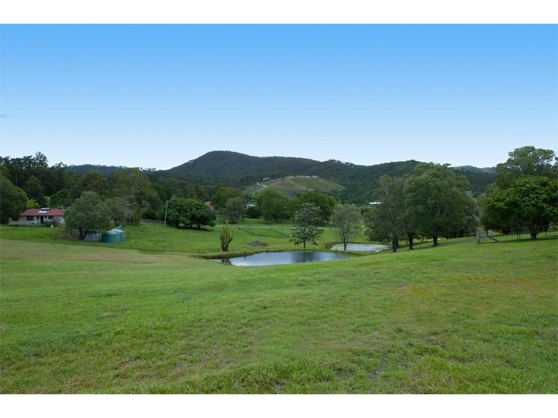 2 Baileys Mountain Road, Willow Vale QLD 4209