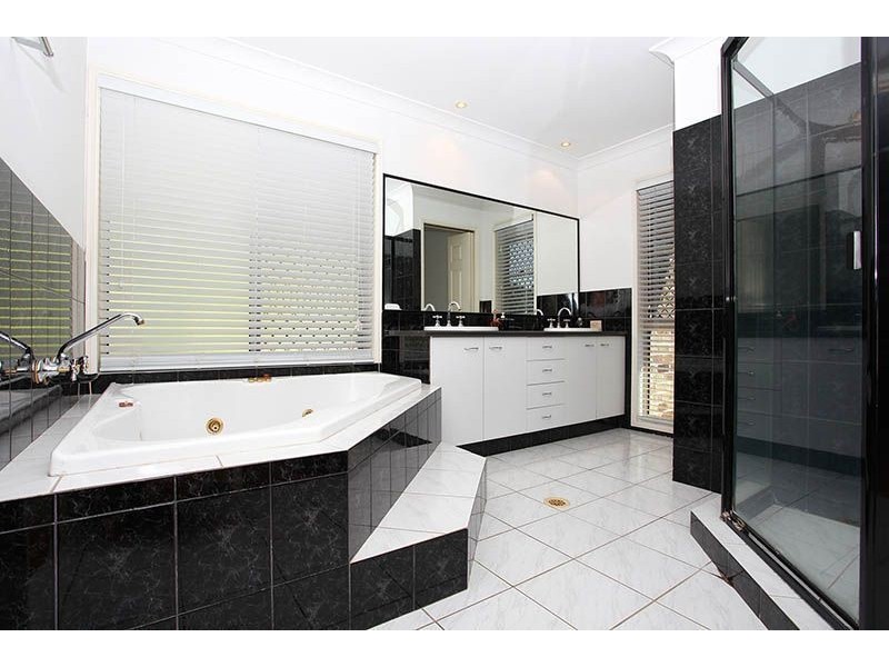 1 Carberry Place, Ormeau QLD 4208