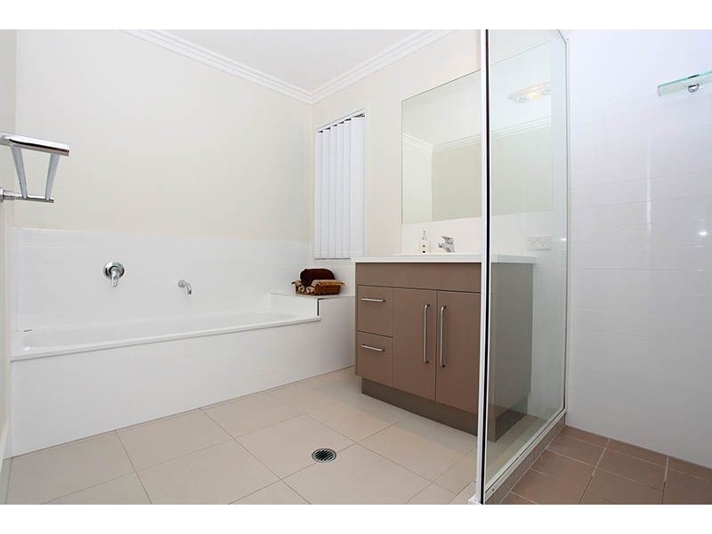 2/5 Terang Court, Ormeau QLD 4208