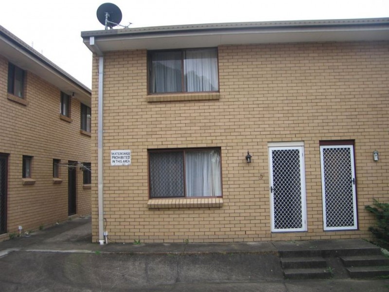 5/4 Cowper Avenue, Eagleby QLD 4207