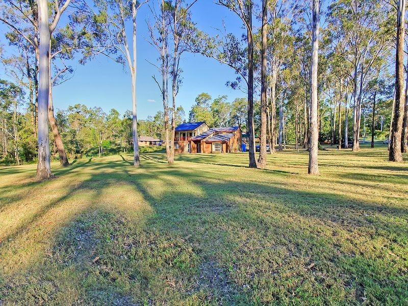 18 Paterson Rd, Yatala QLD 4207