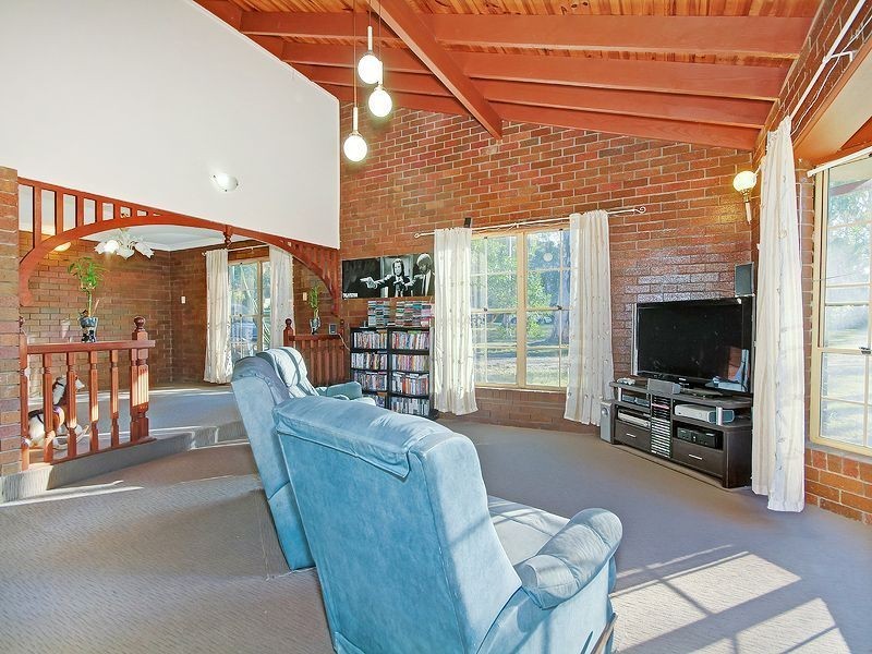 18 Paterson Rd, Yatala QLD 4207