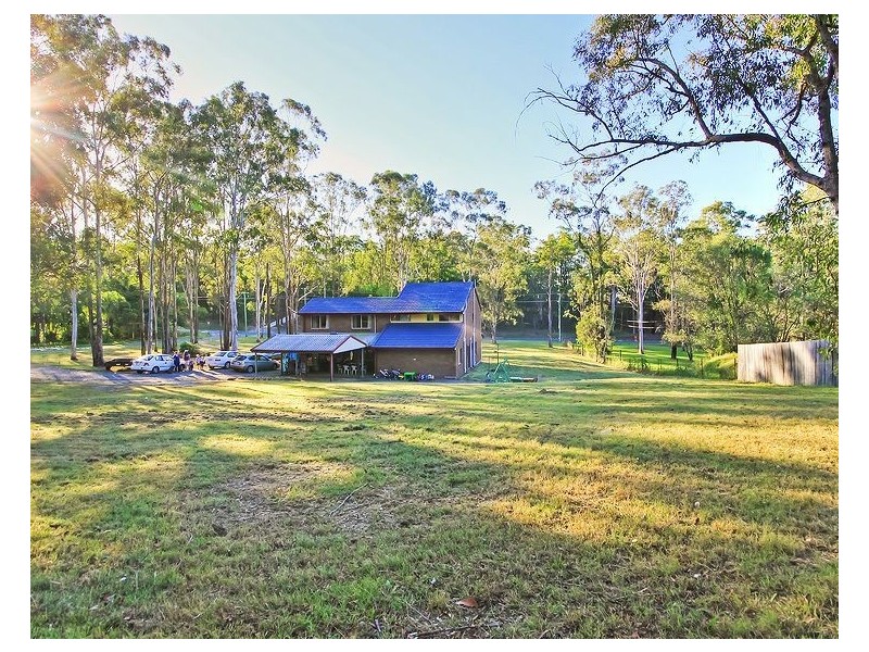 18 Paterson Rd, Yatala QLD 4207