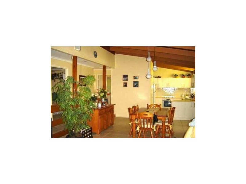 6 Schweitzer Street, Mount Warren Park QLD 4207