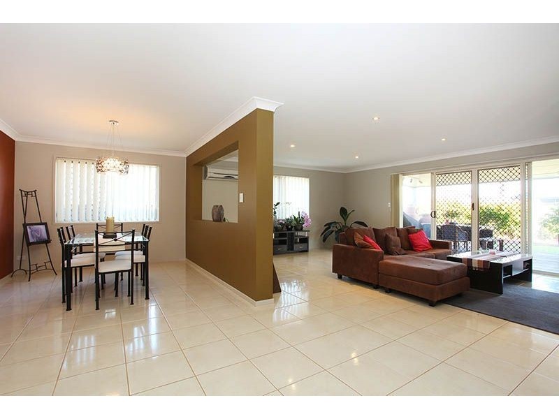 17 Lilyvale Crescent, Ormeau QLD 4208