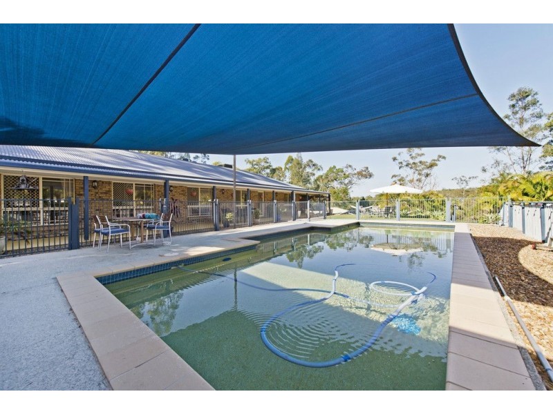 12 Sears Road, Yatala QLD 4207