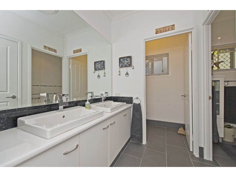 12 Sears Road, Yatala QLD 4207