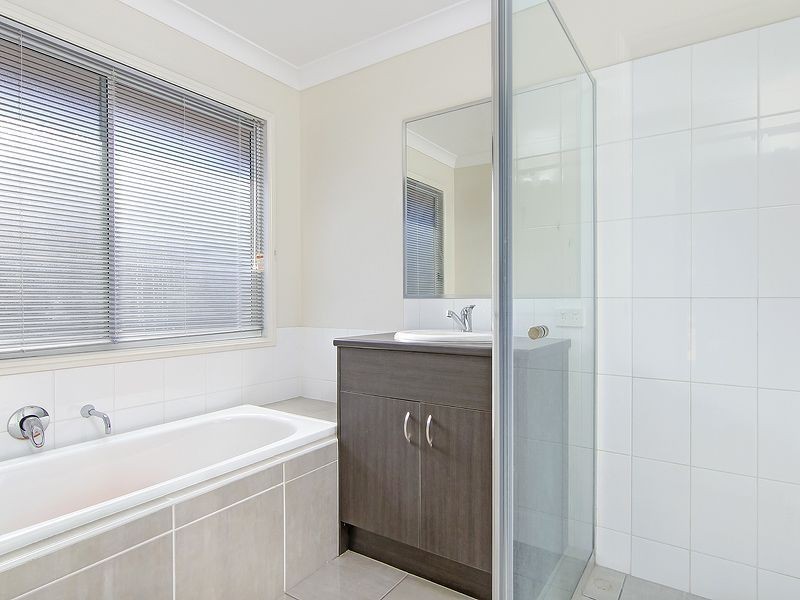 28 Ritz Drive, Coomera QLD 4209