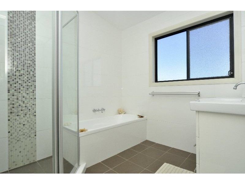 2 Barrington Street, Upper Coomera QLD 4209