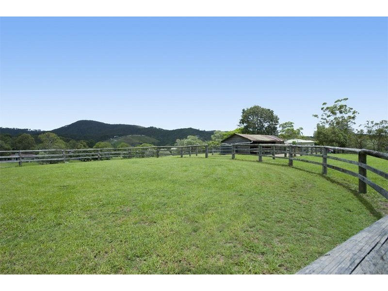 2 Baileys Mountain Road, Willow Vale QLD 4209