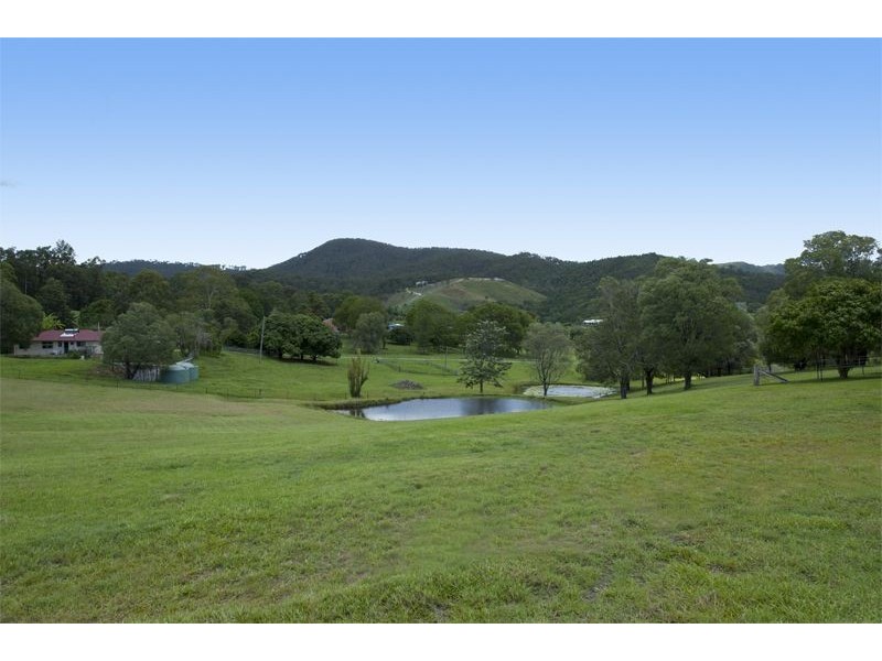 2 Baileys Mountain Road, Willow Vale QLD 4209