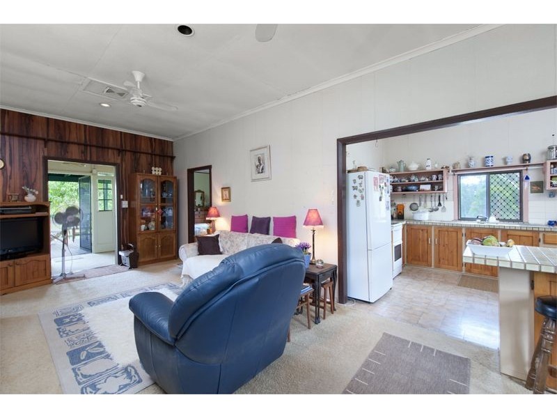 2 Baileys Mountain Road, Willow Vale QLD 4209